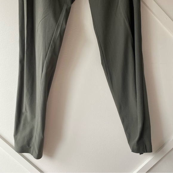 Athleta Brooklyn Mid Rise Ankle Pant - 6 - Picture 10 of 14